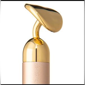 SKIN INC Sculpt Lift Bar-24K Gold A facial tool that tones & contours the skin.